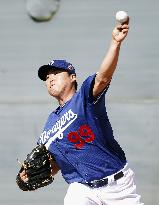 Dodgers lefty Ryu on road to recovery
