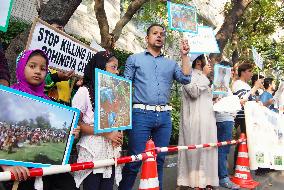 Rohingya rally in front of Myanmar Embassy