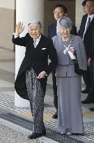 Japan emperor, empress visit imperial mausoleum