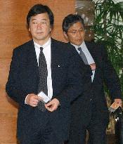 (3)Koizumi does not rule out another trip to N. Korea