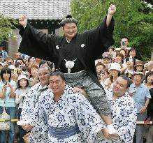 Kotomitsuki promoted to ozeki