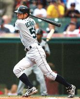 Mariners' Ichiro makes 150th, 151st hits