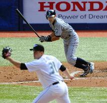 Ichiro reaches 200 hits for 10th straight season