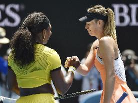 Williams storms through to Australian Open semifinals
