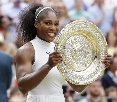 S. Williams defeats Kerber to win seventh Wimbledon title