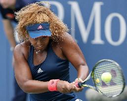 Japan's Osaka cruises into U.S. Open 3rd round