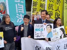 4 pro-democracy lawmakers appear at disqualification hearing in H.K.
