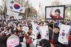 Supporters of S. Korean president rally