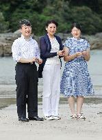 Japanese Crown Prince, family visit Shizuoka