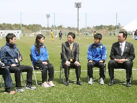 Abe checks areas affected by 2011 Fukushima nuclear crisis