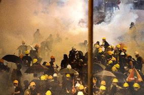 Fresh mass protest in Hong Kong