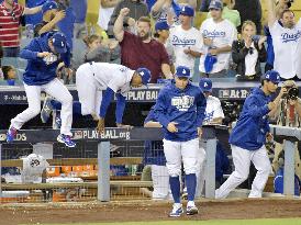 Dodgers beat Diamondbacks in NLDS game