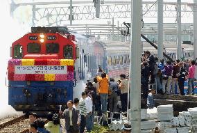 Korean trains cross military line for 1st time in over 50 years