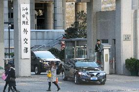 Chinese foreign minister has talks with senior N. Korean diplomat