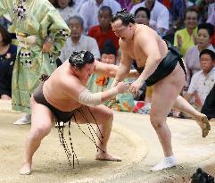 Sumo: Hakuho gets 1,046th win, one shy of Kaio's all-time record