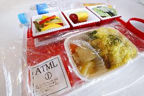 ANA, JAL seek to differentiate service with diverse in-flight meals