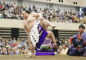 Sumo: Kisenosato joins summer regional tour, not yet ready for bouts