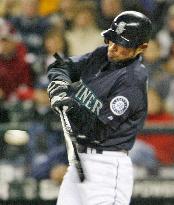 Seattle Mariners' Ichiro 2-for-4 against Kansas City Royals