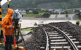 Heavy rain hits southwestern Japan