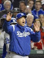 Dodgers manager Roberts remonstrates with umpires