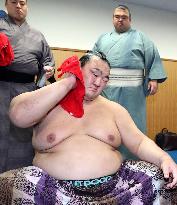 Sumo: Kisenosato withdraws from Kyushu meet