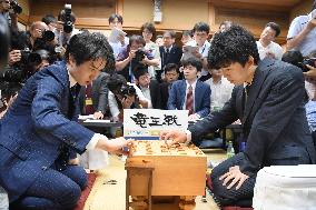 Japan's young shogi star sees record win streak snapped