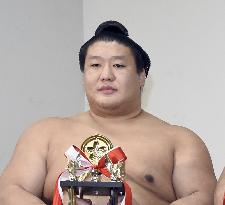 Sumo: Takanoiwa, seriously injured in assault by grand champ Harumafuji