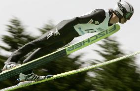 37-year-old Harada wins ski summer jump