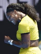Williams beats Sharapova in Australian Open quarterfinal
