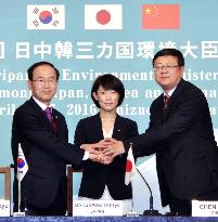 Japan, China, S. Korea agree to cooperate over disaster waste