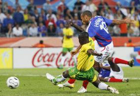 France beat Togo 2-0