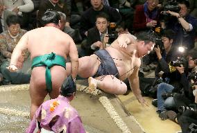 New Year Grand Sumo Tournament 5th day