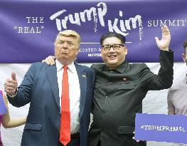 Trump, Kim look-alikes in Singapore