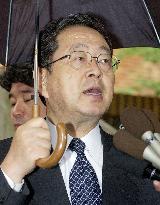 Sato admits to pocketing 17 mil. yen in aide's salary