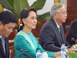 Myanmar president, Suu Kyi, visit Laos