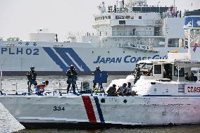 Japan, Filipino coast guards conduct joint anti-piracy training