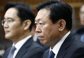 S. Korean tycoons face parliamentary questioning over scandal