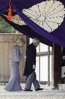 Japan emperor, empress visit imperial mausoleum