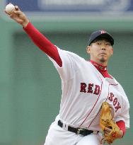 Matsuzaka throws 8 effective innings for 6th win