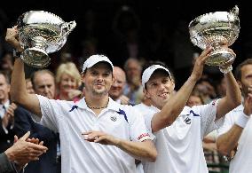 Bryans win Wimbledon men's doubles title