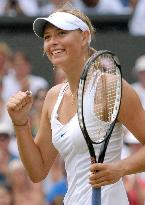 Sharapova cruises into semifinals at Wimbledon