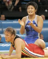 (3)Japanese into finals, Hamaguchi falls in wrestling
