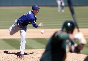 Maeda picks up win in spring training game