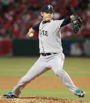 Iwakuma gets no-decision as Mariners beat Angels in 10