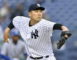 Tanaka struggles against Royals