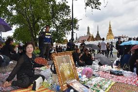 Thais mourn King Bhumibol's death