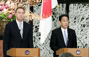 Japan, Russia hold talks on economic cooperation in Tokyo