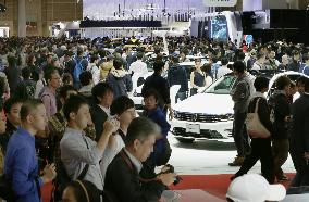 45th Tokyo Motor Show draws crowds