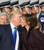 Trump arrives in S. Korea