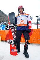 Para snowboarder Mike Schultz